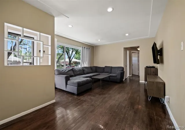 Photo 3 of Sale Pending at 21641 Sussex St, Oak Park, MI 48237 2611 | MLS# 61005827 | Listing updated on 2026-09-01