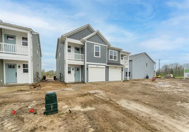 Homes for sale in South Haven, MI | 910 Indiana Avenue, South Haven, MI 49090 | Houzeo