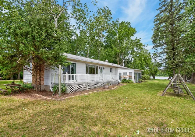 Homes for sale in Constantine, MI | 15121 Roberts Shore Dr, Constantine, MI 49042 | MLS# 70539864