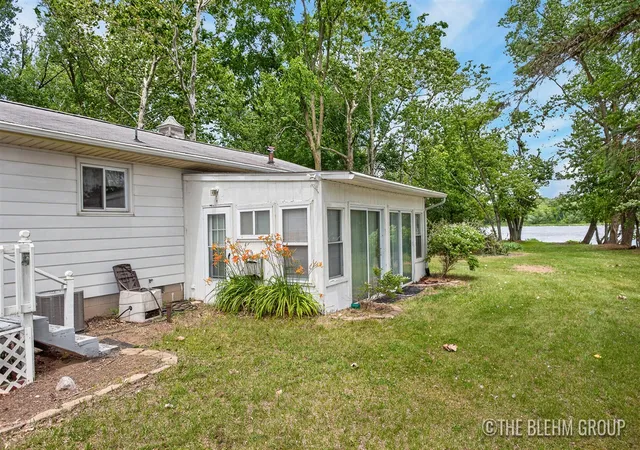 Homes for sale in Constantine, MI | 15121 Roberts Shore Dr, Constantine, MI 49042 | MLS# 70539864