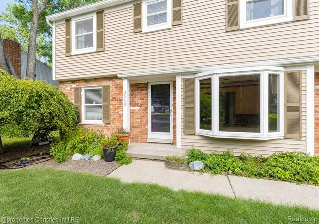 2nd image of 3560 Beach Road, Troy, MI 48084 | MLS# 61018692