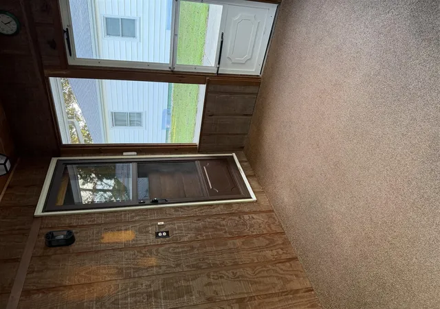 Photo 3 of Sale Pending at 33 S 27th St, Battle Creek, MI 49015 | MLS# 70553476 | Listing updated on 2026-08-28