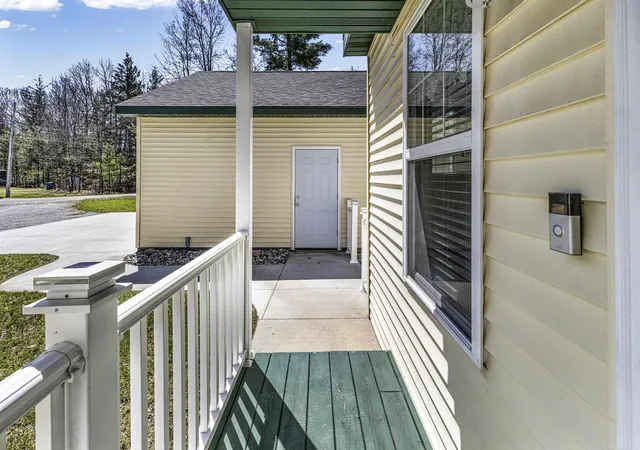 Homes for sale in Houghton Lake, MI | 117 Vienna Ct, Houghton Lake, MI 48629 | MLS# 50206875