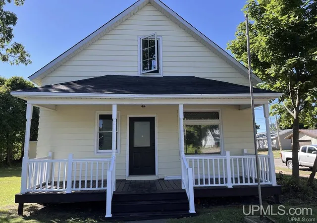 Photo 1 of Single family home for sale at 702 Wabash St, Ishpeming, MI 49849 | MLS# 50208845 | Listing updated on 2026-05-29
