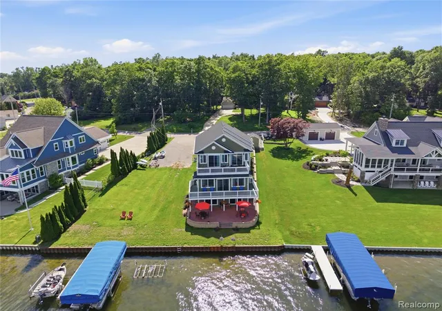 5th image of 16289 Whitehead Dr, Linden, MI 48451 8774 | MLS# 61003108