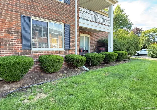 Homes for sale in Southfield, MI | 25354 Shiawassee Cir #28596, Southfield, MI 48033 | MLS# 61006504