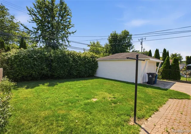 41st image of 8516 Perrin Ave, Westland, MI 48185 1657 | MLS# 61007862