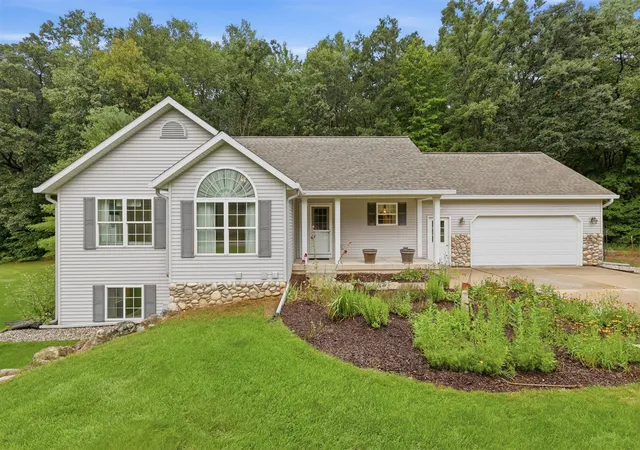 1st image of 5075 Bonasa Dr, Rockford, MI 49341 | MLS# 70550569