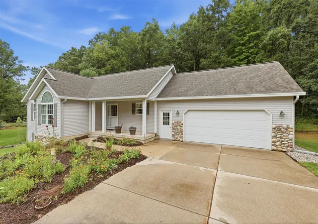 5th image of 5075 Bonasa Dr, Rockford, MI 49341 | MLS# 70550569