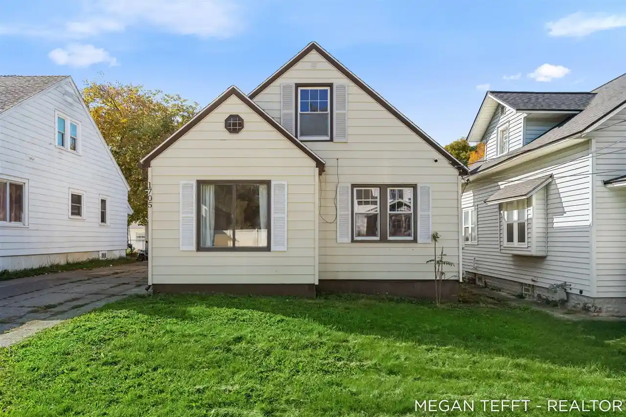 Photo 1 of Single family home for sale at 1705 Federal Ave, Wyoming, MI 49509 | MLS# 70566032 | Listing updated on 2026-10-23