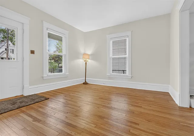 3rd image of 842 Hall St, Grand Rapids, MI 49507 | MLS# 70528698