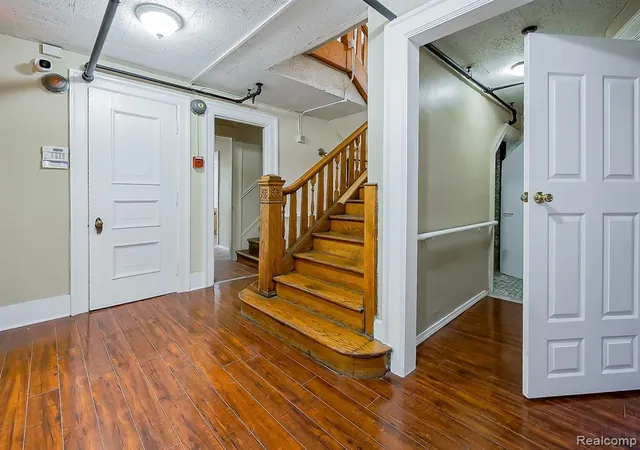 3rd image of 491 E Grand Blvd, Detroit, MI 48207 | MLS# 60943241