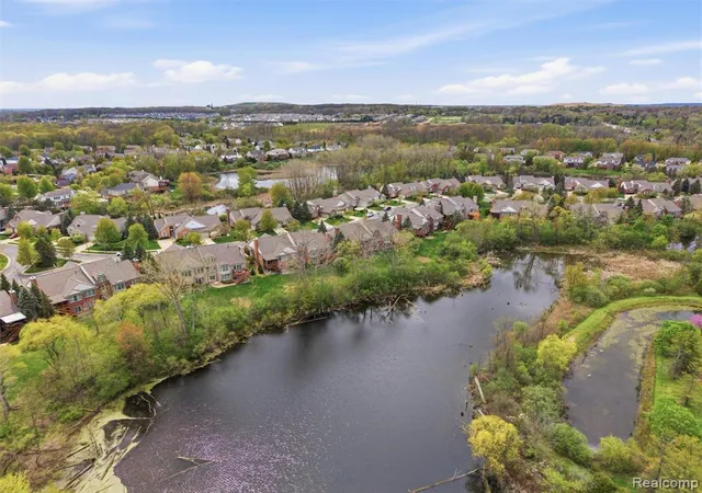3rd image of 5211 Belmonte Dr, Rochester, MI 48306 | MLS# 60998654