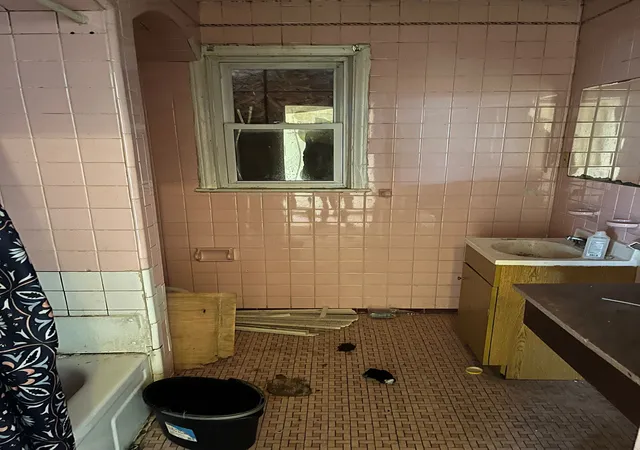 5th image of 4600 Lakewood St, Detroit, MI 48215 | MLS# 60282821