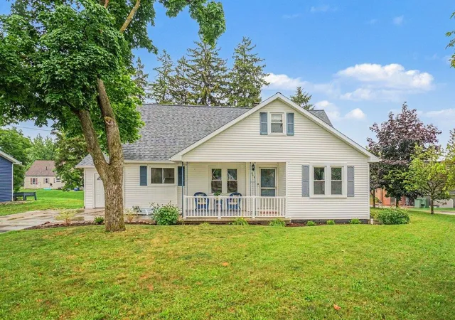 1st image of 365 S First St, Freeland, MI 48623 | MLS# 80070870