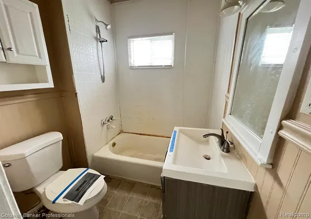 14th image of 8080 Penrod St, Detroit, MI 48228 | MLS# 60984853