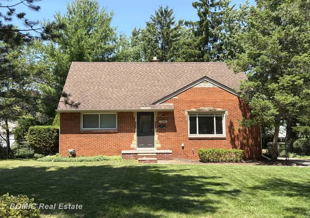 Homes for sale in Shelby Twp, MI | 7581 St John St, Shelby Twp, MI 48317 | MLS# 50213914