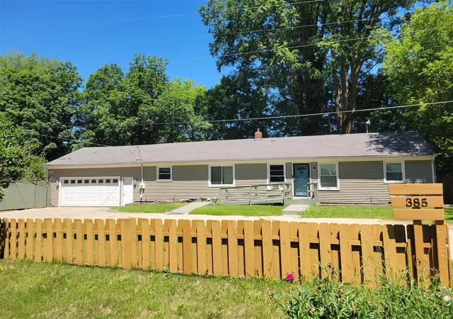 Homes for sale in Byron Center, MI | 385 92nd St, Byron Center, MI 49315 | MLS# 70542420