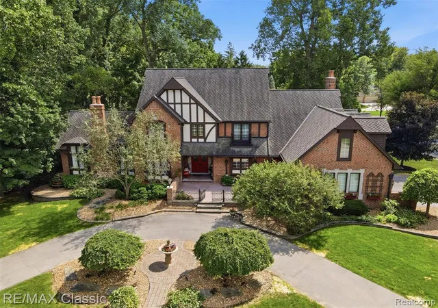 Photo 3 of Sale Pending at 47671 Katherine Ct, Plymouth, MI 48170 3349 | MLS# 61023064 | Listing updated on 2026-09-03