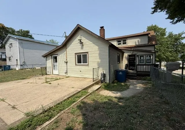 Photo 2 of Sale Pending at 510 5th St, Ludington, MI 49431 | MLS# 80072776 | Listing updated on 2026-09-23
