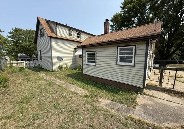 Photo 3 of Sale Pending at 510 5Th St, Ludington, MI 49431 | MLS# 80072776 | Listing updated on 2026-09-23