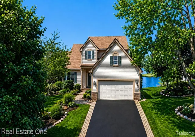 2nd image of 510 Boulder Lake Dr, Oxford, MI 48371 | MLS# 61022168