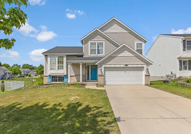 Homes for sale in Grand Rapids, MI | 3711 Cedar Landing Dr, Grand Rapids, MI 49512 | MLS# 70536156