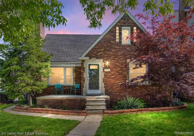 Homes for sale in Grosse Pointe Farms, MI | 474 Madison St, Grosse Pointe Farms, MI 48236 | MLS# 60995877