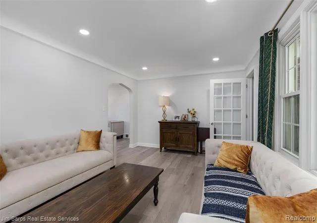 Homes for sale in Grosse Pointe Farms, MI | 474 Madison St, Grosse Pointe Farms, MI 48236 | MLS# 60995877