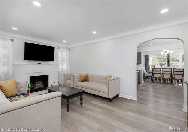 Homes for sale in Grosse Pointe Farms, MI | 474 Madison St, Grosse Pointe Farms, MI 48236 | MLS# 60995877