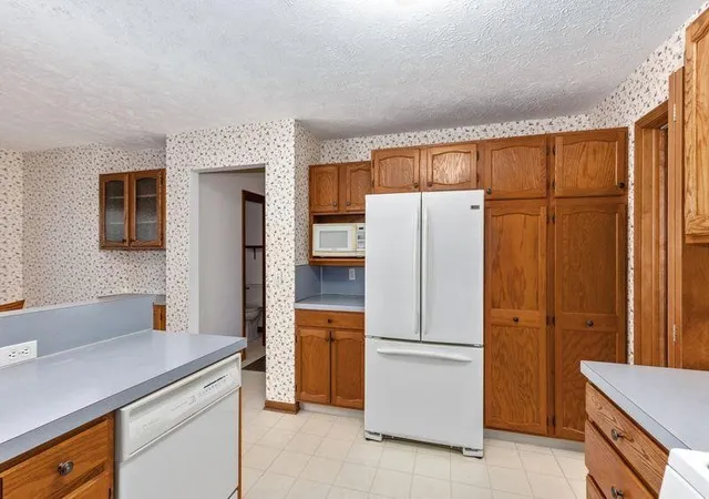 3rd image of 5075 Windybrook Dr, Wyoming, MI 49418 | MLS# 70508461