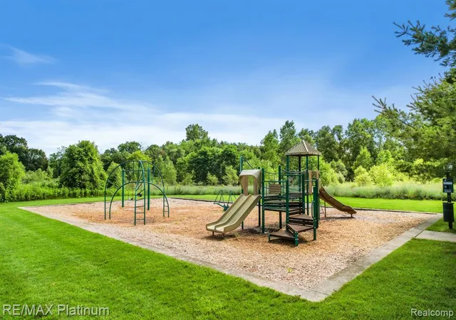 21st image of 1665 Pinecroft Ln, Howell, MI 48855 | MLS# 61020516