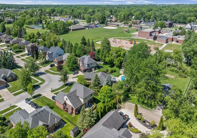 Photo 3 of Single Family Residence at 8303 Frederick Dr, Washington, MI 48094 | MLS# 50209763 | | Sold on 2026-07-10