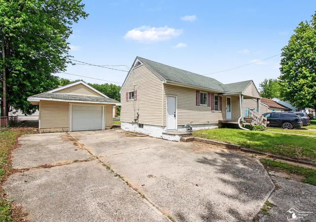 Homes for sale in Temperance, MI | 10909 Maple Street Street, Temperance, MI 48182 | MLS# 50209073