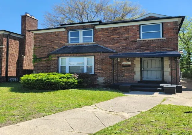 1st image of 18510 Hartwell St, Detroit, MI 48235 1372 | MLS# 60995275