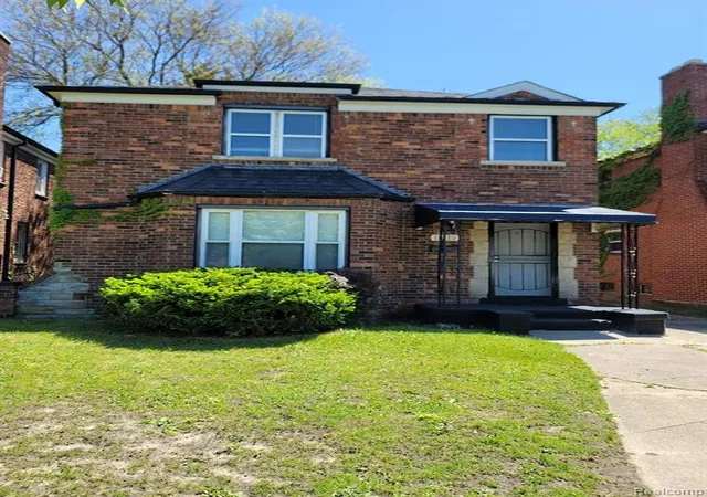2nd image of 18510 Hartwell St, Detroit, MI 48235 1372 | MLS# 60995275