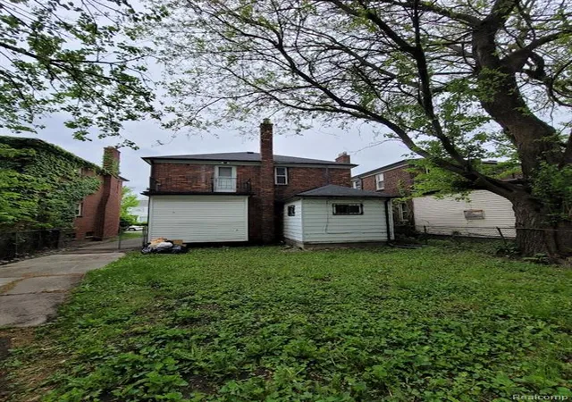 3rd image of 18510 Hartwell St, Detroit, MI 48235 1372 | MLS# 60995275