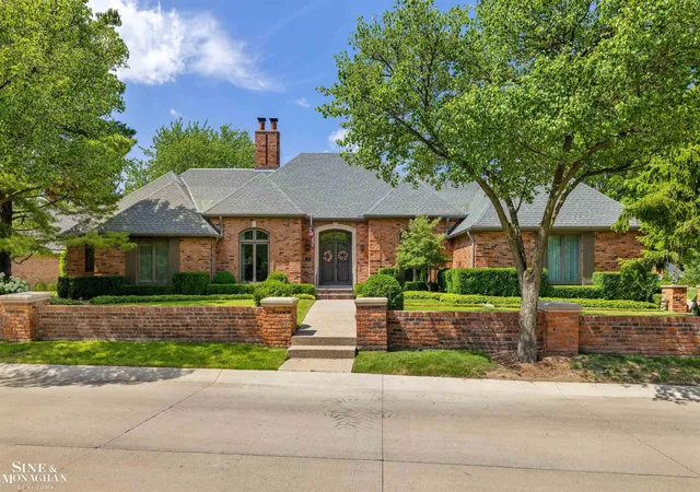 1st image of 20 Windemere Pl, Grosse Pointe Farms, MI 48236 | MLS# 50213855