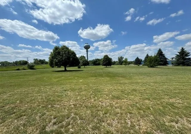 1st image of 2426 Parkway Dr, Mount Pleasant, MI 48858 | MLS# 80070786