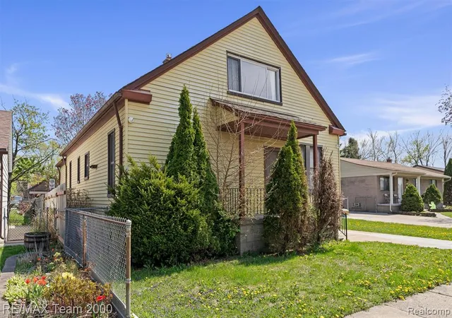 3rd image of 5734 N Gulley Rd, Dearborn Heights, MI 48127 3028 | MLS# 61003527