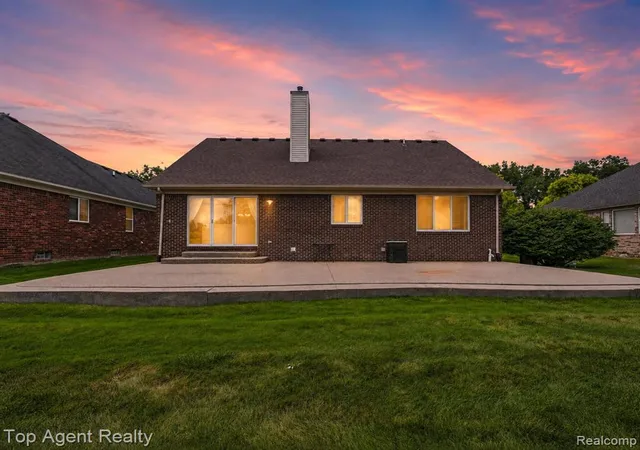 2nd image of 40580 Long Horn Dr, Sterling Heights, MI 48313 | MLS# 61022725