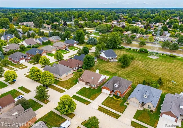 44th image of 40580 Long Horn Dr, Sterling Heights, MI 48313 | MLS# 61022725