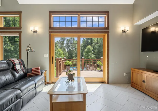 Photo 3 of Single family home for sale at 122 Norway Trl, Marquette, MI 49855 | MLS# 50216641 | Listing updated on 2026-08-27