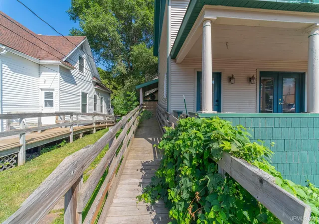 Photo 4 of House for sale at 908 N 3rd Street, Marquette, MI 49855 | MLS# 50200434 | Listing updated on 2026-08-14