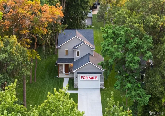 2nd image of 1206 W Round Lake Road Road, White Lake, MI 48386 | MLS# 61019057