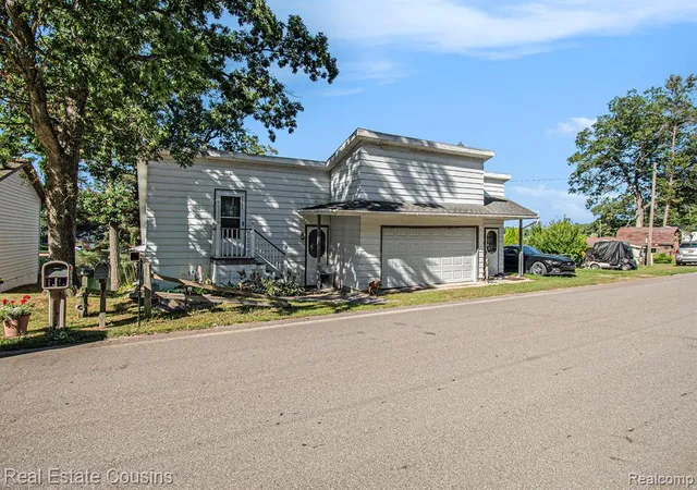 4th image of 1734 Forest Rd, Harrison, MI 48625 | MLS# 60930616