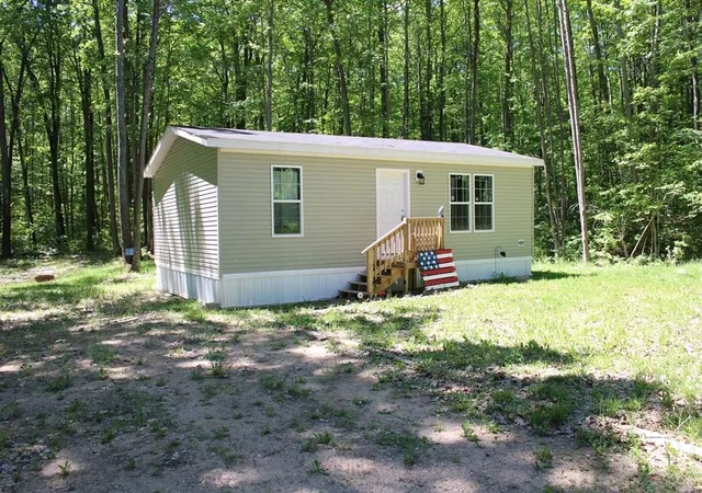 Photo 1 of Single family home for sale at 2285 Fawn Cir, Harrison, MI 48625 | MLS# 50210557 | Listing updated on 2026-09-18