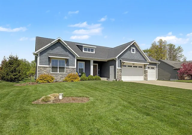 3rd image of 5587 Stanton Woods Dr, Hudsonville, MI 49426 | MLS# 70529638