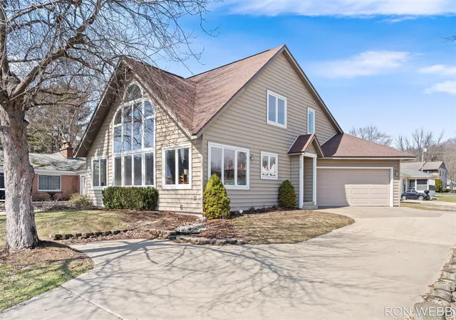 1st image of 2087 Richardson Ave, Holland, MI 49424 | MLS# 70520584