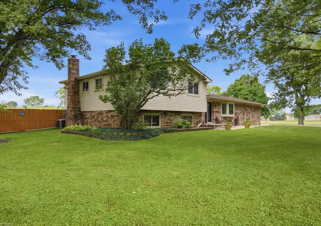 Photo 3 of Single family home for sale at 61111 Ray Center Rd, Ray Twp, MI 48096 | MLS# 50219412 | Listing updated on 2026-09-02